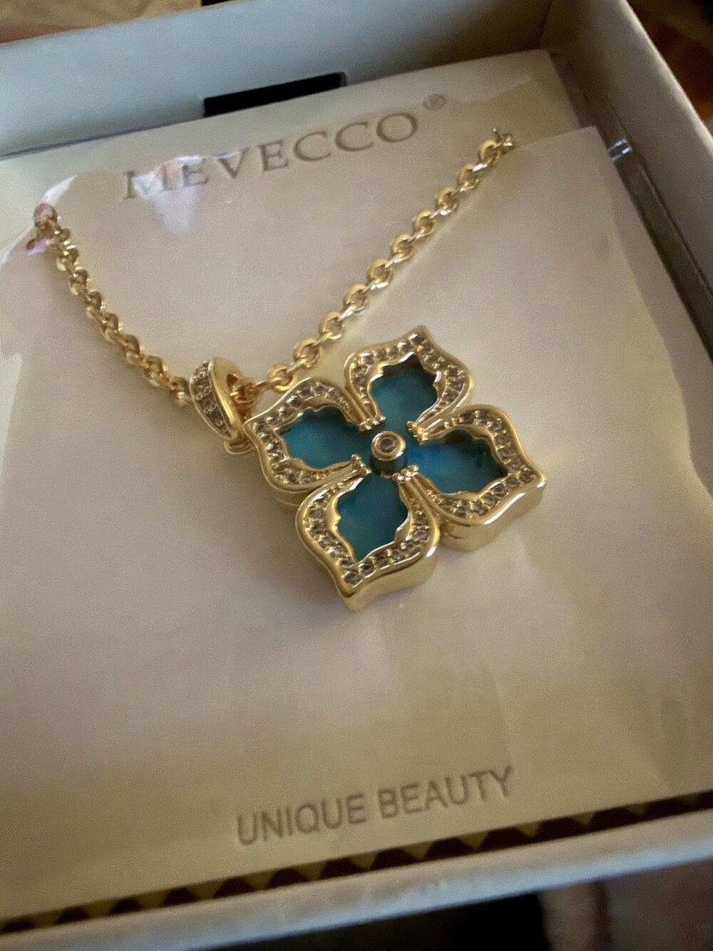 MEVECCO GoldTone Blue Clover Charm Pendant Necklace Oval Link Chain High Quality